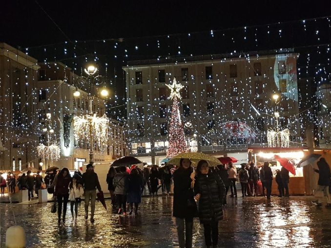 Mercatini Di Natale Lecce.Lecce Finalmente Si Accende Di Natale Telerama News