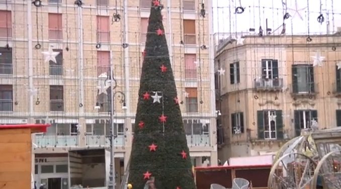 Tutto Per Il Natale.Lecce Tutto Pronto Per Un Natale In Bus Festivita Con Piu Parcheggi E Iniziative Telerama News