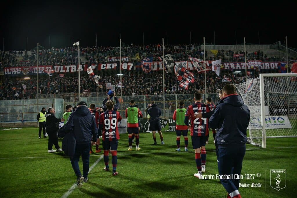 Taranto, comunicato dei calciatori rossoblu