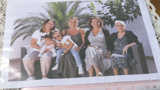 Un amore, tutto al femminile, lungo cinque generazioni: le protagoniste