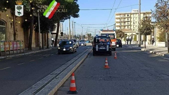 Lecce, ragazzo di 13 anni investito mentre attraversa sulle strisce pedonali
