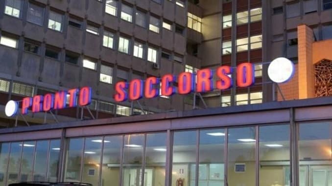 Caos al Pronto soccorso: anziano cardiopatico in attesa per ore e senza coperte