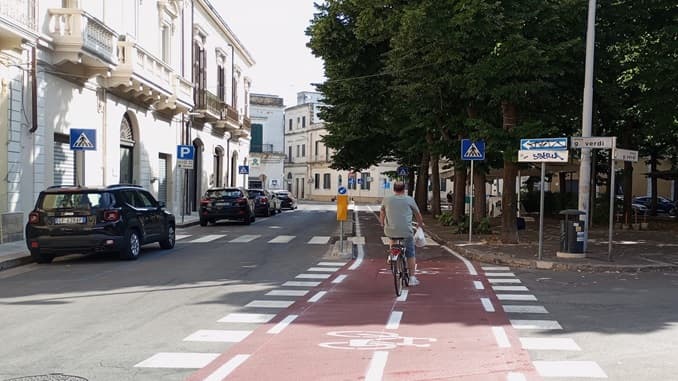 Dalla villa comunale allo stadio in bicicletta: completato il nuovo percorso