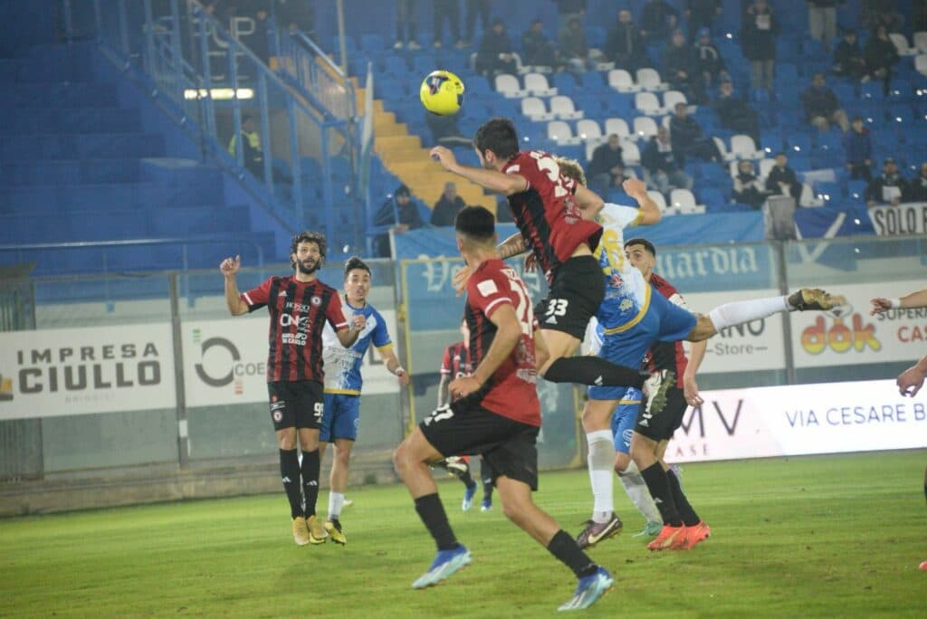 Fanuzzi ancora maledetto, anche il Foggia fa festa