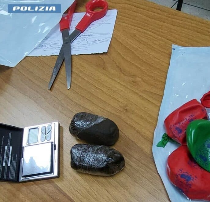 Droga in carcere approfittando dei permessi premio: arrestato
