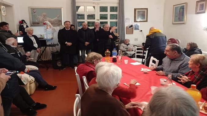 Villa Monica, anziani in festa tra sorrisi e condivisioni