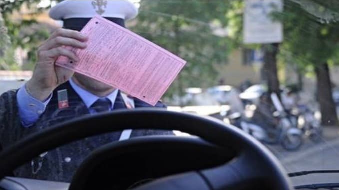 Multe & favori, scandalo destinato ad ampliarsi: "agganci anche in altri Enti pubblici"