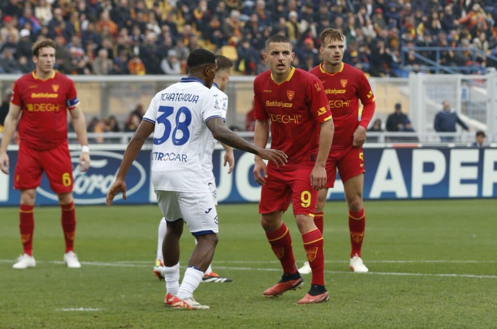 Lecce, così non va: al "Via del Mare" vince l'Hellas Verona. Parte la contestazione