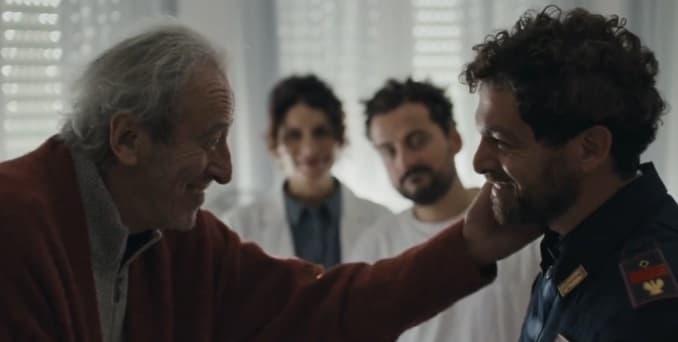 Festa del papà: gli auguri della Polizia di Stato con "Medley"