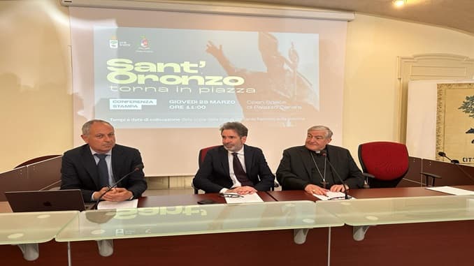 Il 13 aprile la "copia" di Sant'Oronzo torna sulla colonna