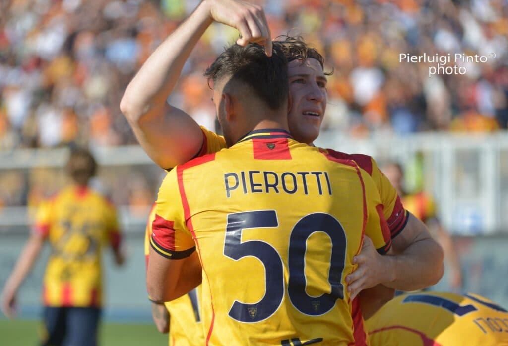 Lecce, blitz a Parma con Krstovic e Pierotti