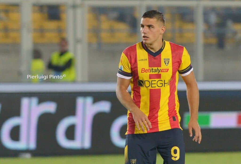 Lecce, per Krstovic tante voci pochi fatti