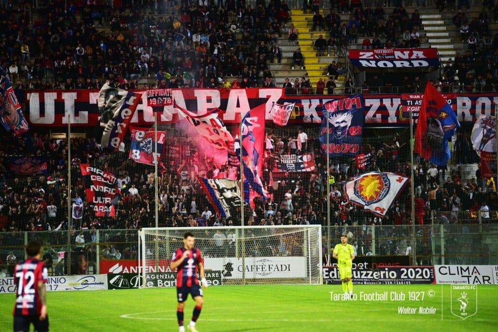 Playoff serie C, Taranto, curva nord al completo col Picerno