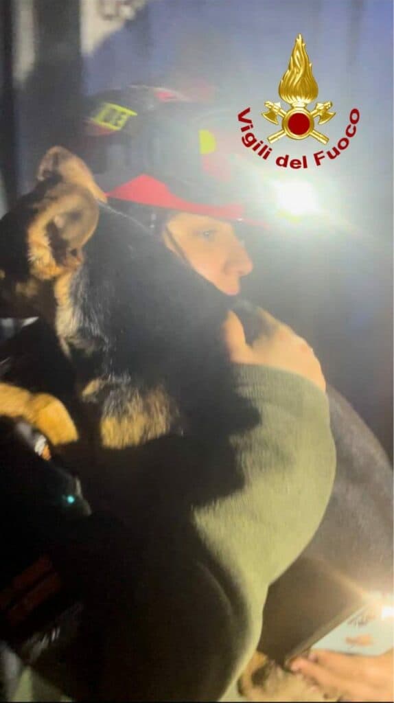 Incendio in abitazione: tratti in salvo il proprietario e il cagnolino