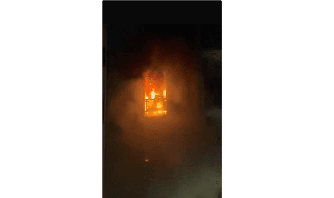 Fiamme in un appartamento, paura in via Lupiae a Lecce