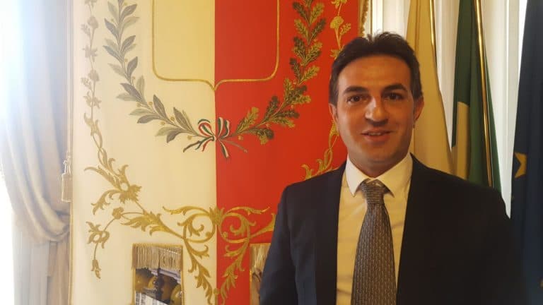 Comune di Bari, indagato l'assessore al Bilancio. Decaro revoca l'incarico
