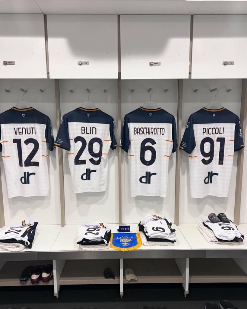 Milan-Lecce, Banda e Venuti in campo dal primo minuto. Le formazioni ufficiali