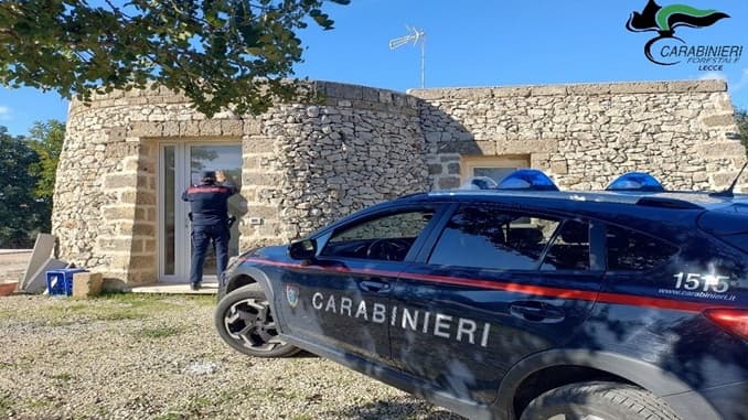 Abusi edilizi in zone vincolate: altre 9 denunce
