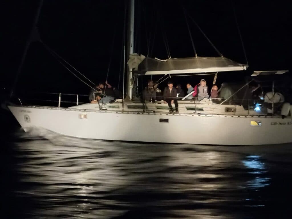 Intercettata barca a vela con 70 migranti a bordo a largo di Otranto