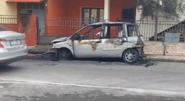 Taurisano, quattro auto in fiamme nella notte