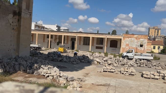 Polveri sottili e rumori assordanti nel cantiere dell'ex Caserma Pico, parte l'esposto in Procura
