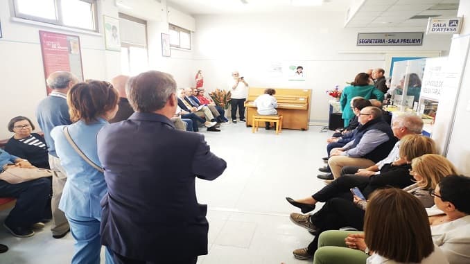 Inaugurato un pianoforte nel Day Hospital di Oncologia
