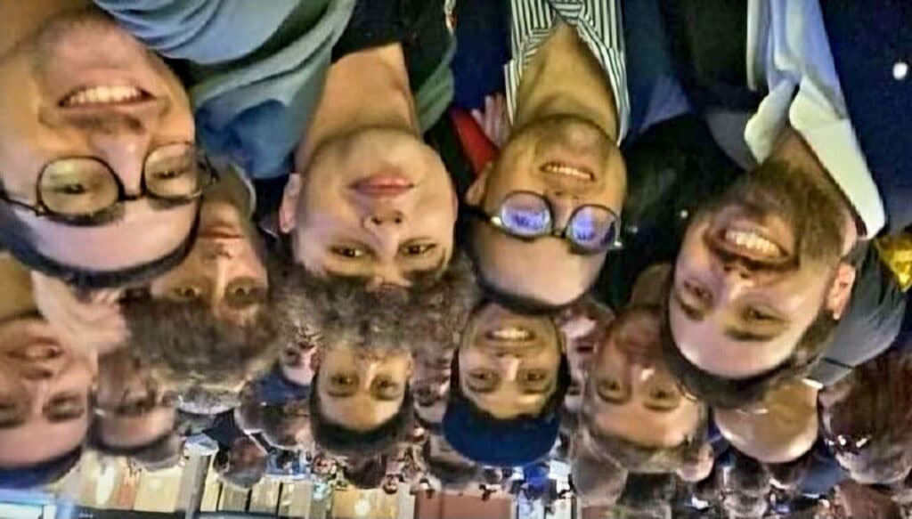 Scatto a testa in giù dei ragazzi di Gioventù Nazionale, Romito annuncia querela