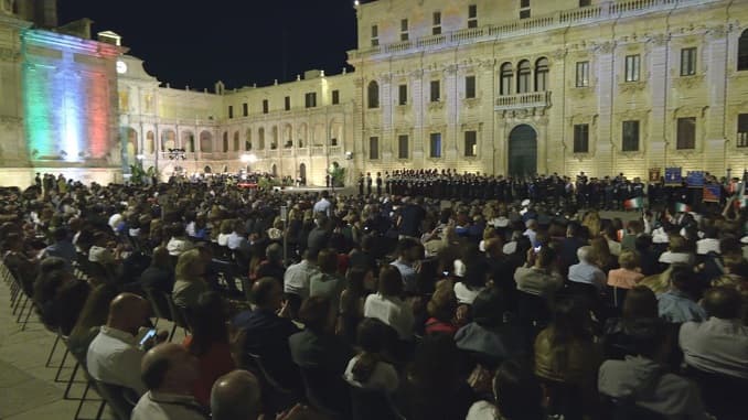 Lecce, piazza Duomo ospita la festa per i 210 anni dell'Arma