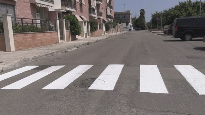 Via Gallucci poco sicura per i pedoni, dopo la denuncia spuntano nuove strisce