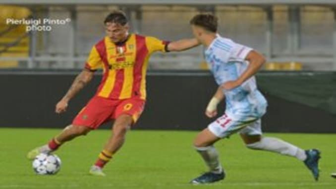 Lecce, lungo rinnovo per Burnete