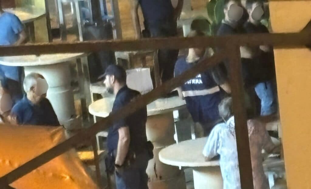Blitz delle forze dell'ordine, sequestrati i box del mercato del pesce