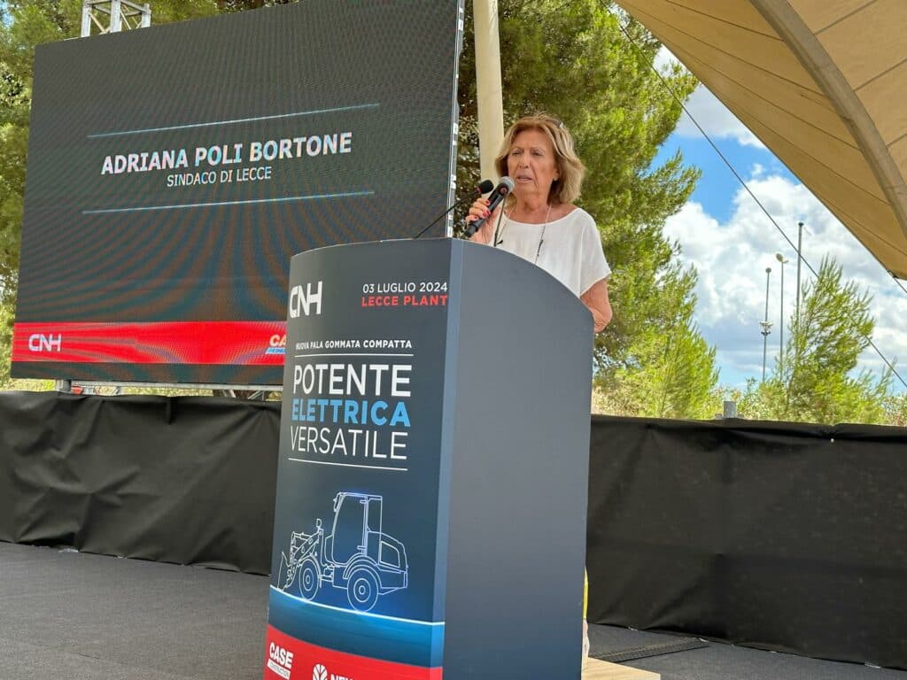 Cnh presenta nuovo mezzo elettrico, il sindaco: industria leccese orgoglio del mondo