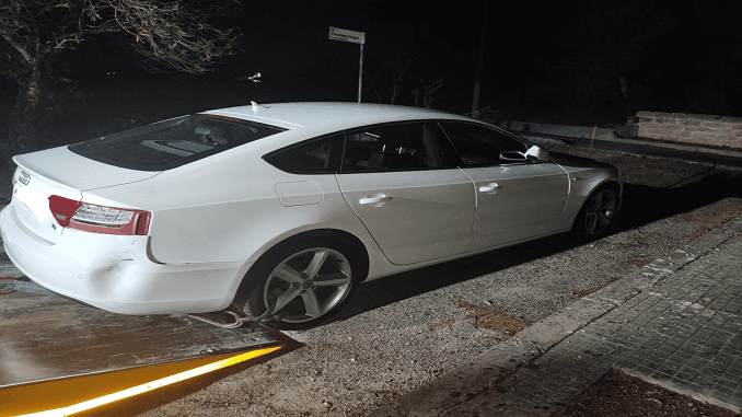 Sperona l'auto della Polizia Locale, fermato un 40enne dopo un lungo inseguimento