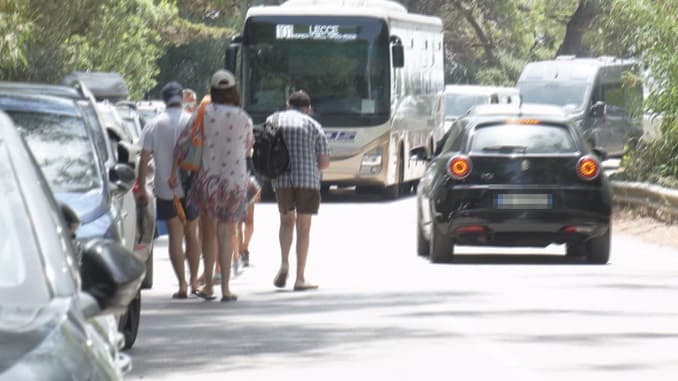 Lidi senza parcheggi, ultimo (si spera) week-end di caos, tra multe e rabbia