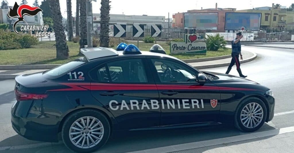 Leverano, blitz in un casa di un 66enne. Trovati droga e soldi