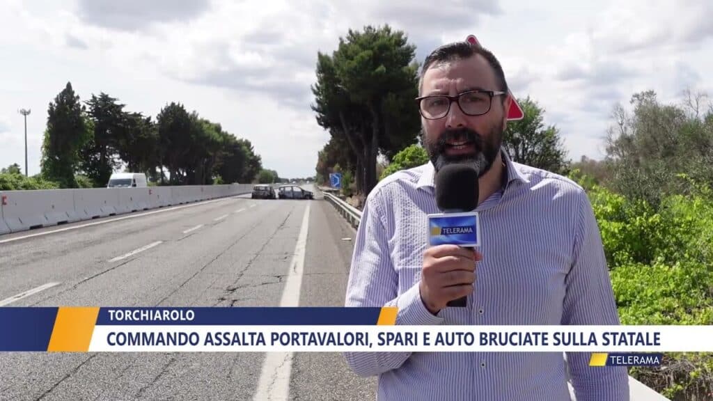 Commando assalta portavalori, spari e auto bruciate sulla statale