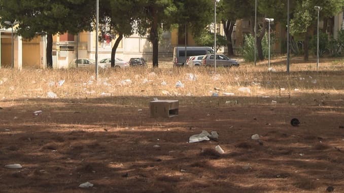 Via Bari, sporcizia e degrado: “Siamo stanchi di vivere in queste condizioni”