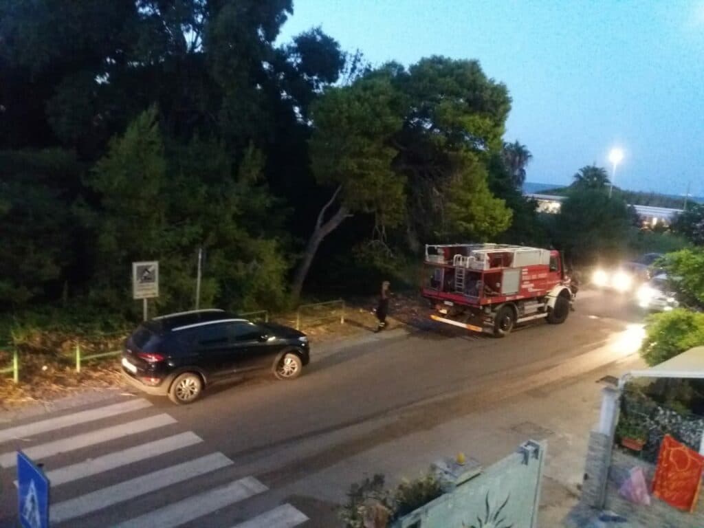 Incendio doloso a San Cataldo