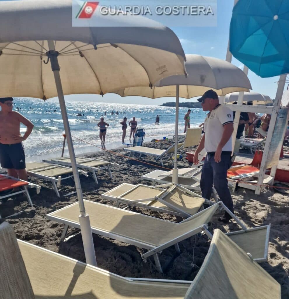 Realizza un lido a Torre dell'Orso senza alcuna autorizzazione