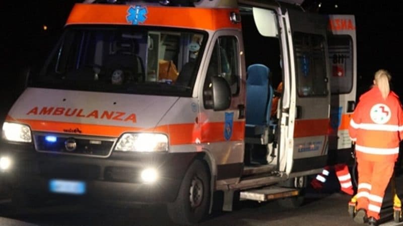 Auto contro pullman ad Oria. Muore una donna di 64 anni