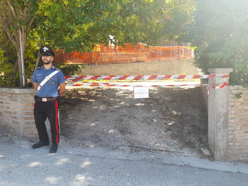 Uccide la moglie a coltellate davanti ai figli minorenni: fermato brindisino