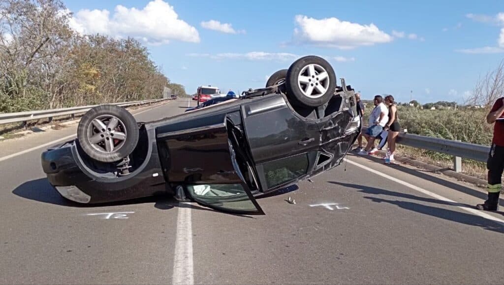 Scontro fra tre auto sulla Gallipoli-Leuca. Codice rosso per una 34enne