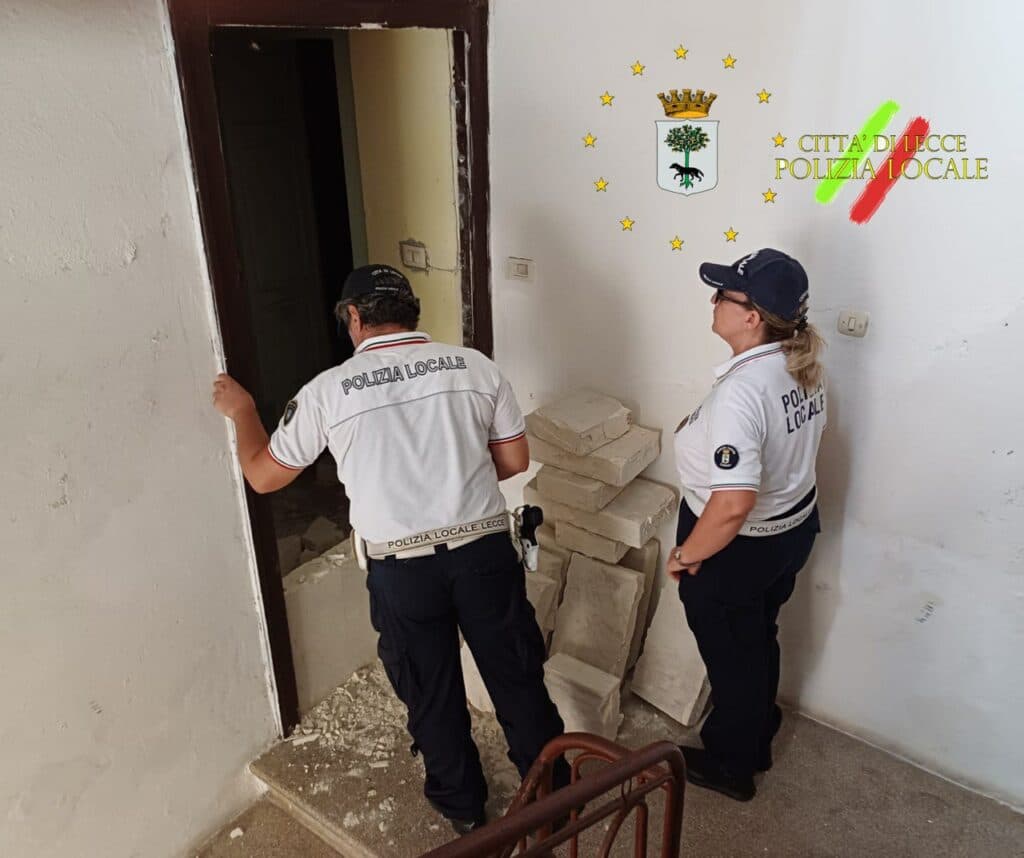 Multe, parcheggiatori abusivi e occupazione di alloggi popolari: raffica di controlli in città