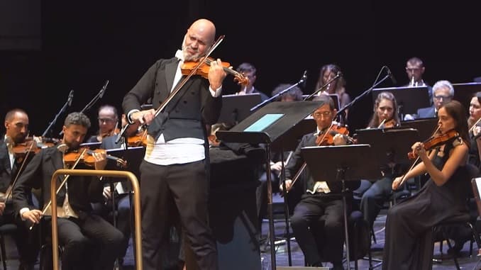 Il violinista salentino Alessandro Quarta applaudito da Mattarella a Piacenza