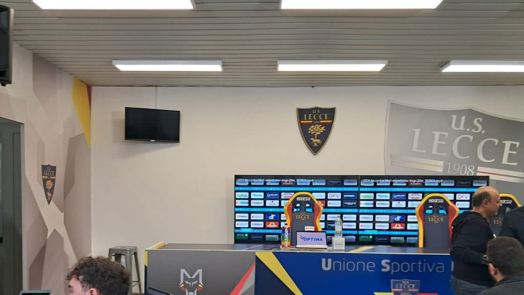 Lecce, tutto tace in sala stampa