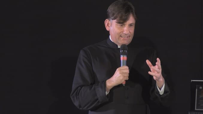 Insulti e minacce a don Antonio Coluccia: sventata l'aggressione