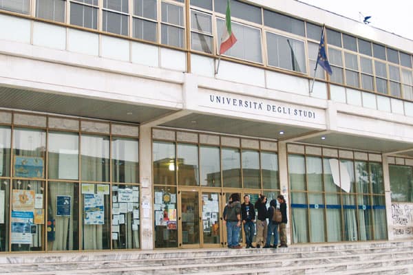"Organi accademici in evidente conflitto d'interessi". Sindacato contro l'aumento delle indennità.