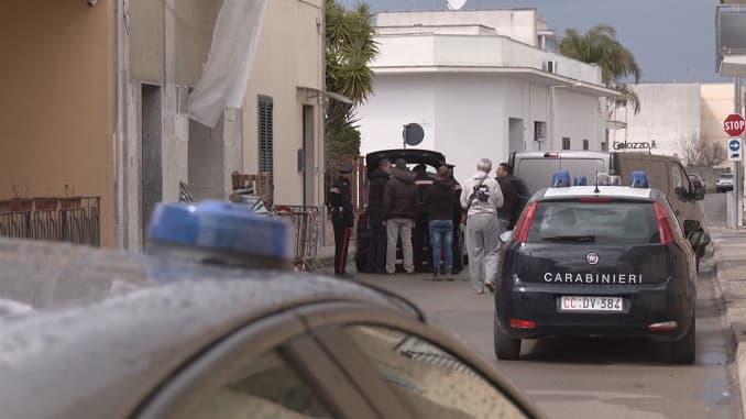 Cadavere del padre in casa: figlio assolto per vizio totale di mente