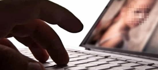Materiale pedopornografico nelle chat di alcuni minori, sotto inchiesta tre adolescenti