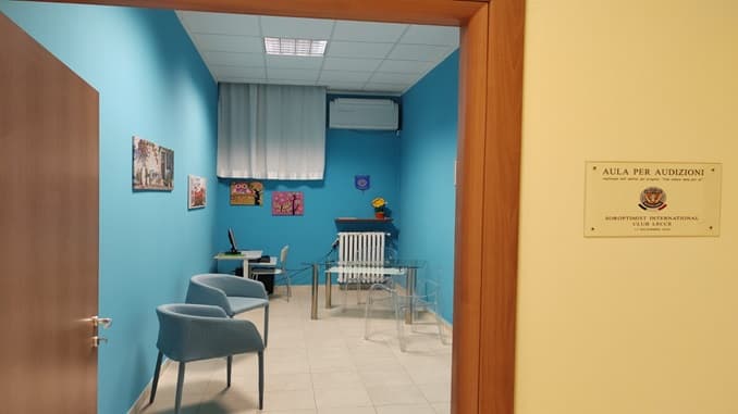 Insulta e minaccia la ex compagna, lei lo denuncia e i carabinieri lo arrestano